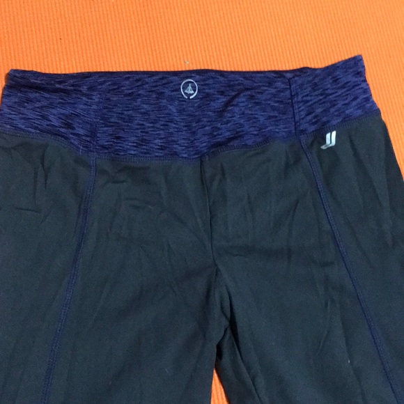 Yoga pants - Picture 2 of 2